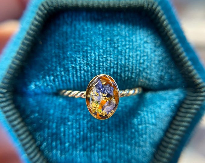 Featured listing image: Oval Memorial Flower Ring