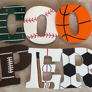 Letras deportivas de madera, Letras deportivas personalizadas, Iniciales deportivas de madera, Letras deportivas de madera, Decoración deportiva para habitación infantil, Letras deportivas de madera