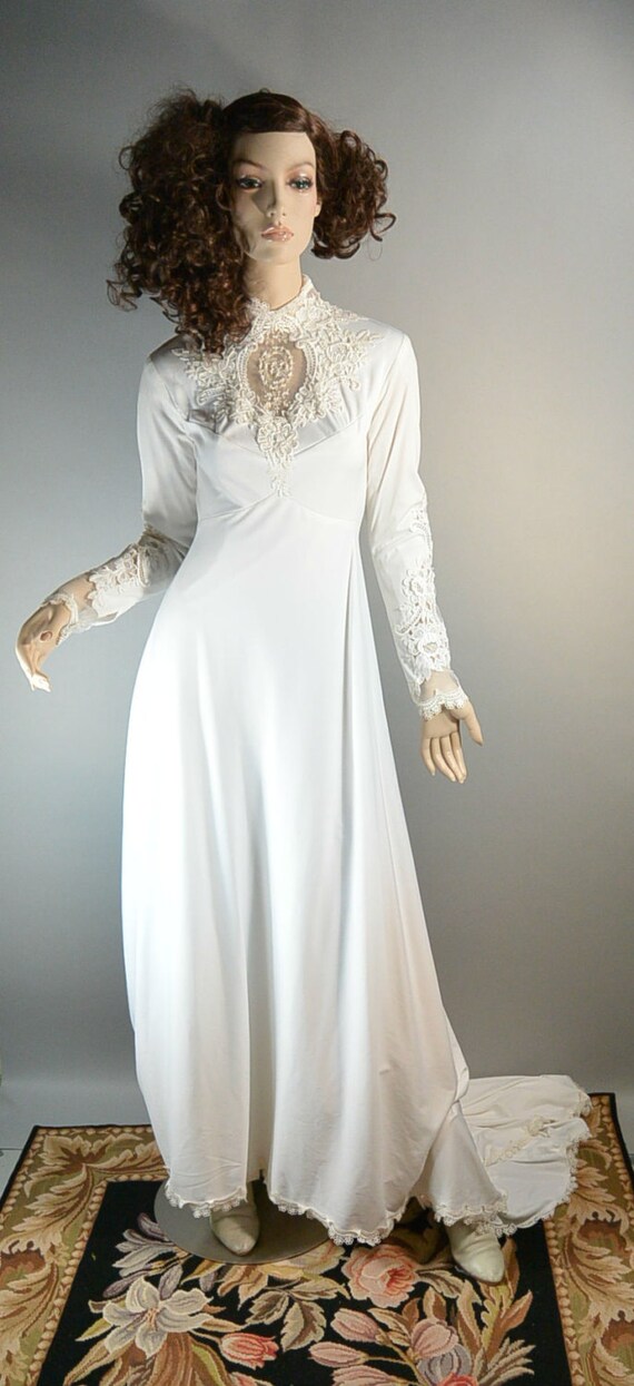 70s Union Made Wedding Dress// Long Traditional We