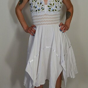 Embroidered Hankerchief Dress// 70s Summer Dress// Vintage Hand Embroidered Dress (F1)
