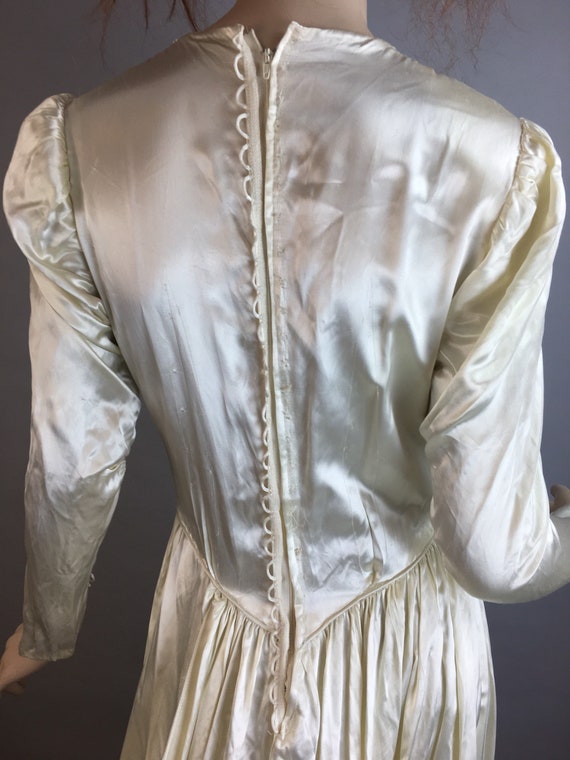 Vintage 40s Wedding Dress// 40s Silk and Bead Wed… - image 8