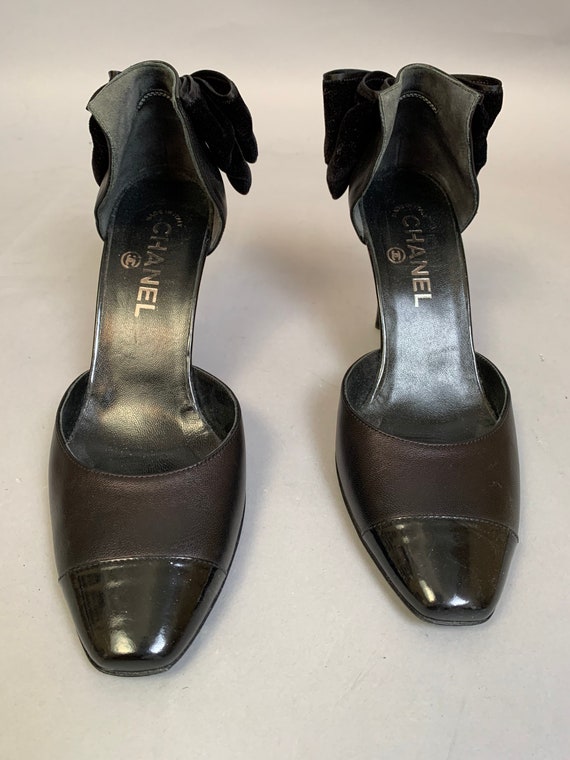 Vintage Chanel Shoes Size 38/8 Ankle Strap Designer Pumps 