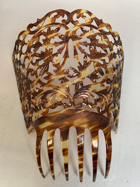 Decorative Hair Comb// Vintage Large Plastic Hair