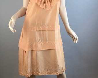 Vintage 20s Dress// Drepression Era Taffeta Dress// Peach Flapper Dress (F1)