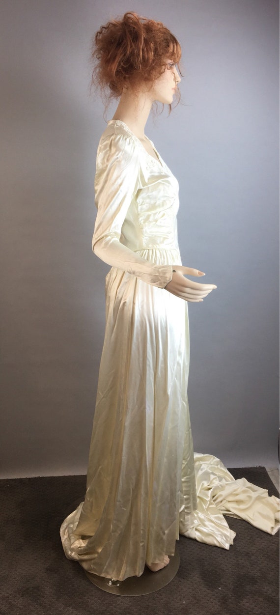 Vintage 40s Wedding Dress// 40s Silk and Bead Wed… - image 6