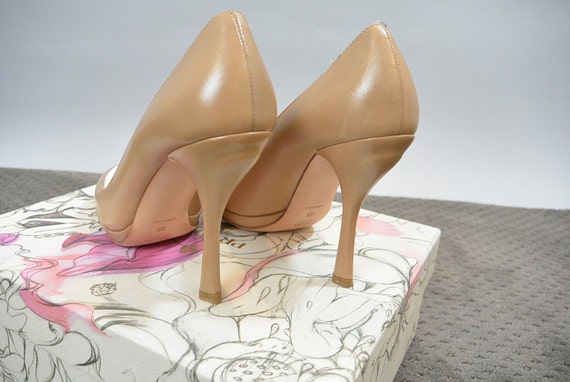 Prada Nude Pumps// Vintage Prada like New// 90s P… - image 4