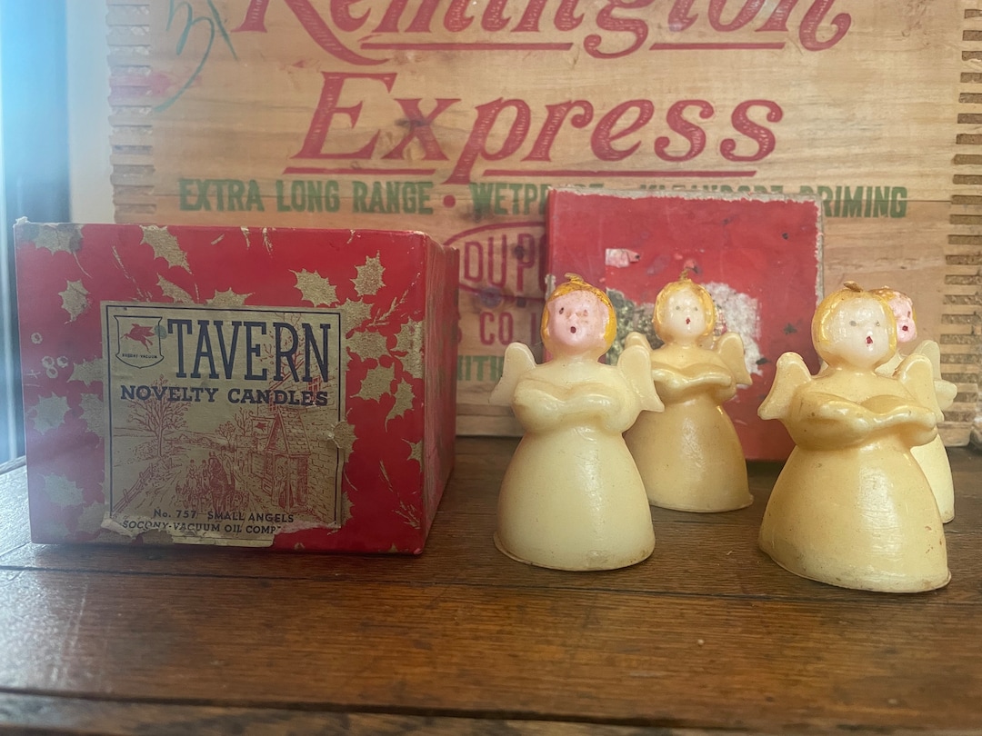 Darling Box of 4 Vintage Tavern Novelty Candles of Small Choir Snowboys