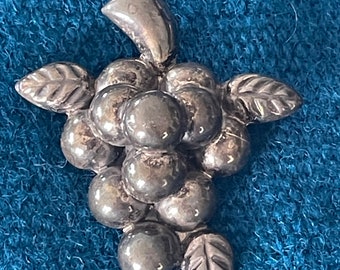 Vintage Mexico Sterling Silver Brooch Bunch of Grapes Cluster Pin