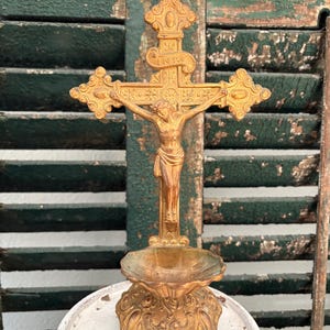 Vintage metal gold crucifix font