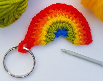 Gehäkelter Regenbogen Schlüsselanhänger - Häkelanleitung