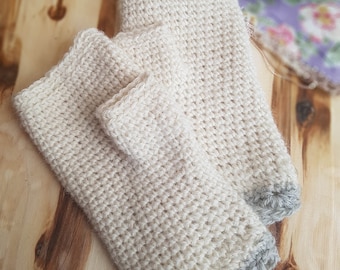 Essential Fingerless Gloves - easy crochet pattern