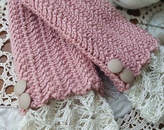 Booklover's Fingerless Gloves - Intermediate Crochet pattern