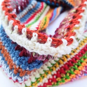 Easy Rainbow Cowl - Beginner Crochet pattern