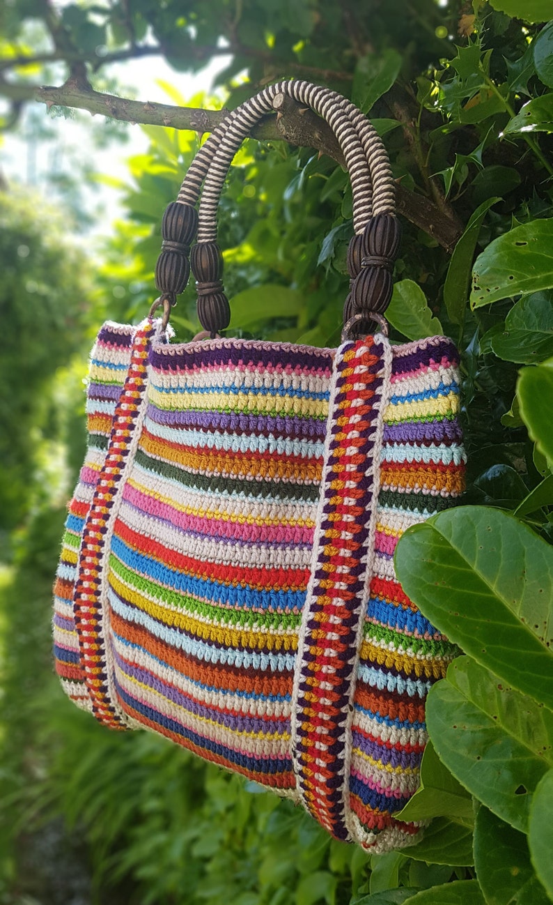 The Happy Handbag easy crochet pattern image 2