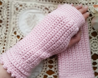 Easy Fingerless Gloves - Beginner Crochet Pattern