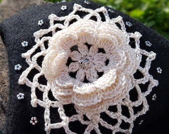Vintage Flower Applique - Intermediate crochet pattern