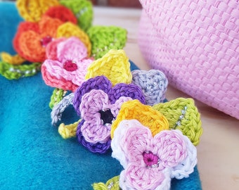 Buttonhole Corsage Pin - crochet pattern