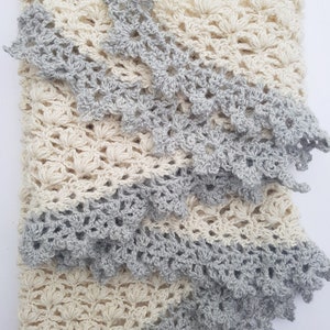 French Fancy Shawl intermediate crochet pattern imagem 3