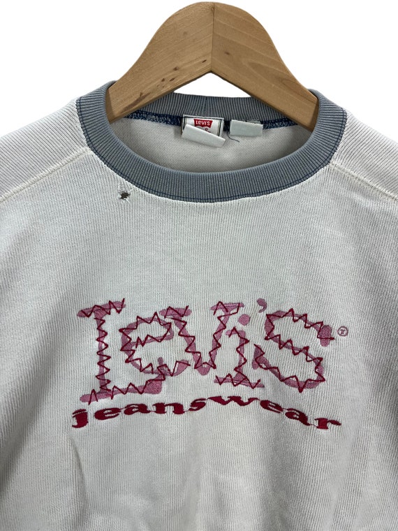 Vintage Levi’s Embroidered Crop Top Sweatshirt Wo… - image 3