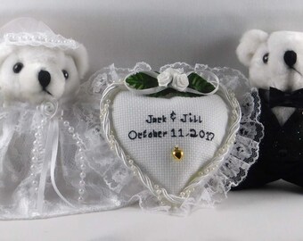 Custom Wedding White Bears, Teddy Bear Bride and Groom Wedding Gift Idea, Personalized Gift for Newlywed Couple