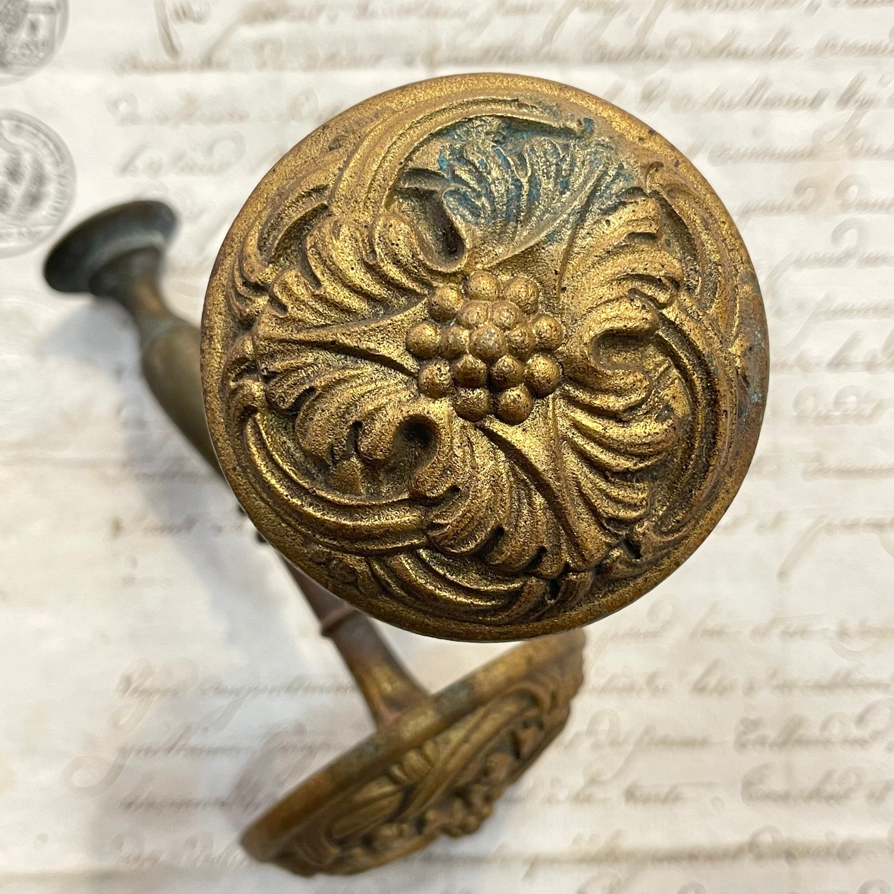 Paire de Français Château Antique Brass Ormolu Curtain Tie Backs