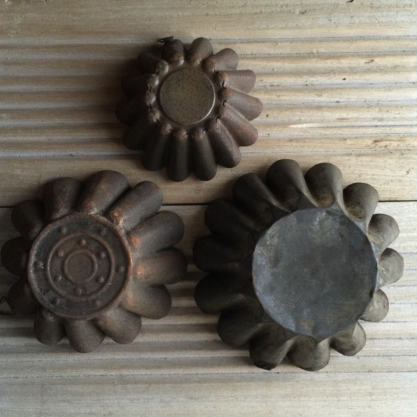 Set of 3 Rusty Brioche Candle Moulds, Garden Decor, Garden Lighting