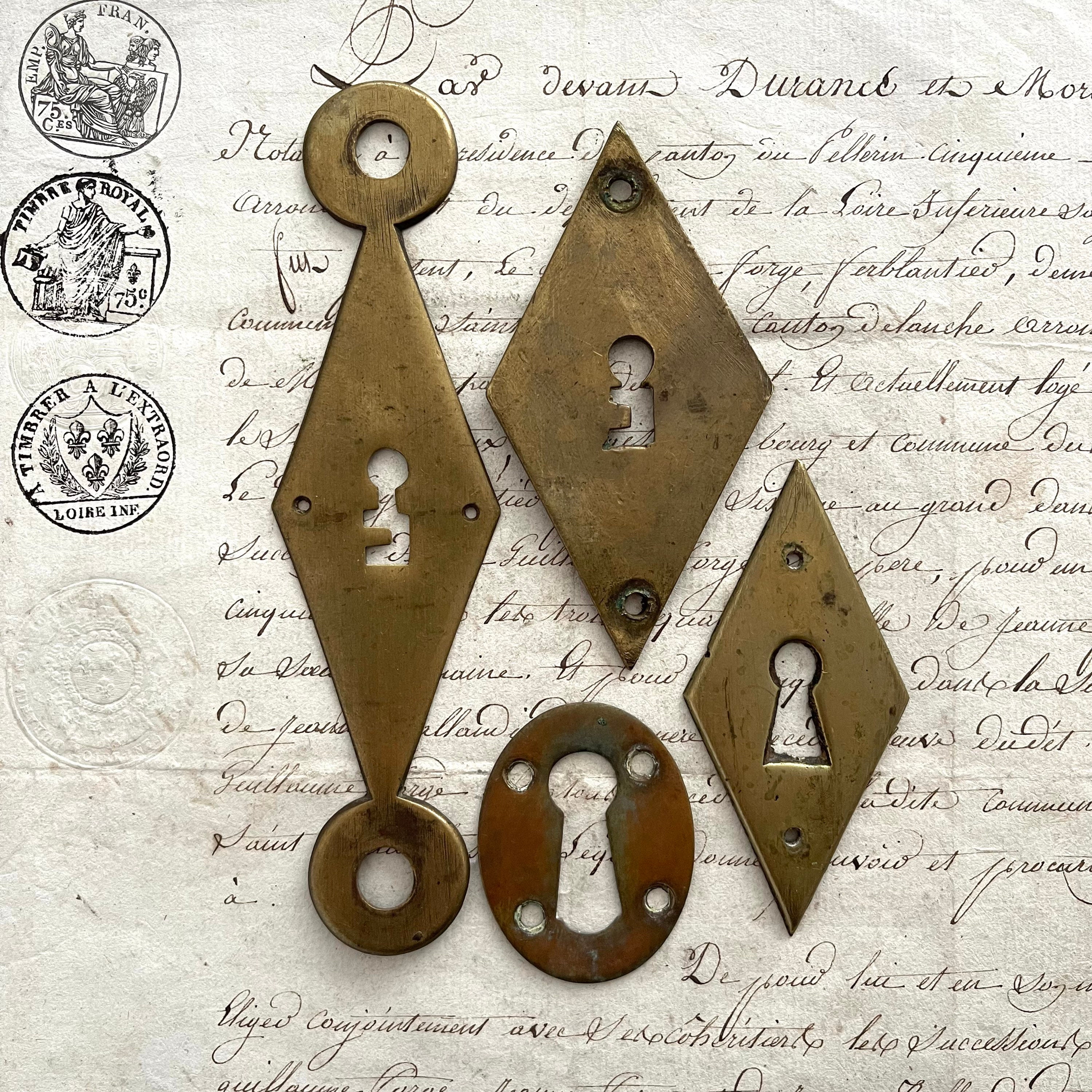 Definition 2024 of escutcheon