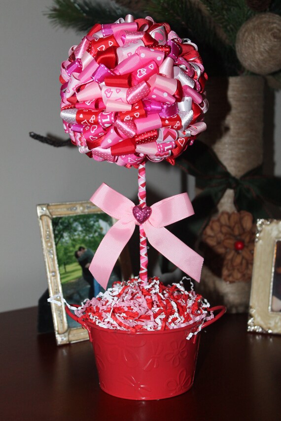 Items similar to Valentine Centerpiece on Etsy