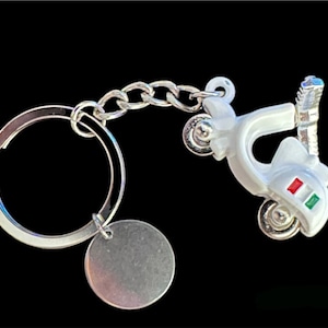 Keychain Vespa keyring gift personalized laser engraved Italy dolcevita - FREE CUSTOMISATION