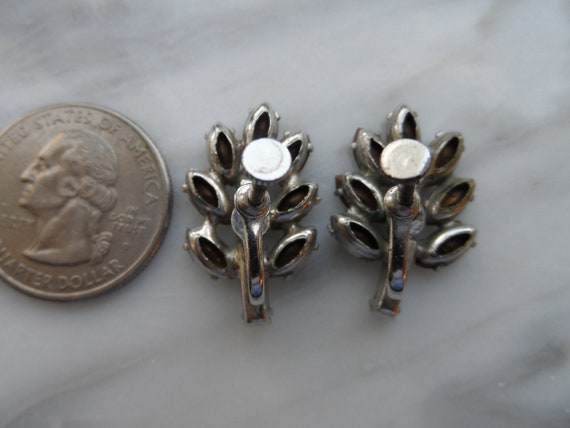 Lovely leaf pattern  style screw back rhinestone … - image 4