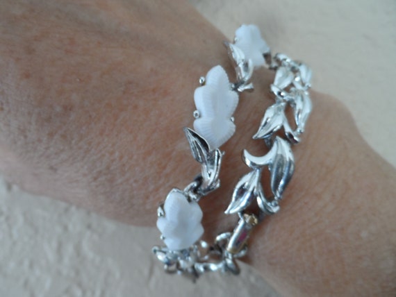 Two unsigned silvertone bracelets - leaf pattern,… - image 5