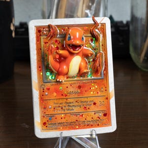 Escultura de resina de Charmander pintada