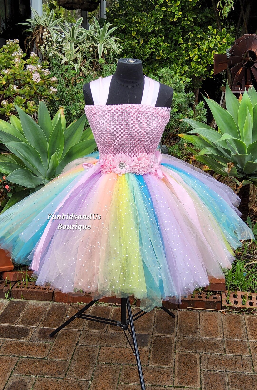 Vestido de tutú arcoíris pastel: disfraz de hada brillante para