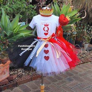 Costume da Regina di Cuori Tutù per Bambine - Vestito da Compleanno a Tema di Carte con Corona e Bacchetta - Costume da Personaggio dei Libri di Fiabe Tutù Cuore Rosso e Nero