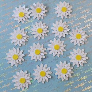 Daisy Confetti/ 50 Pieces/ White Daisies/ Spring Daisy Decor/ Daisy Party  Decor/groovy/ Baby Shower/ Bridal Shower Decor/ Garden Party 