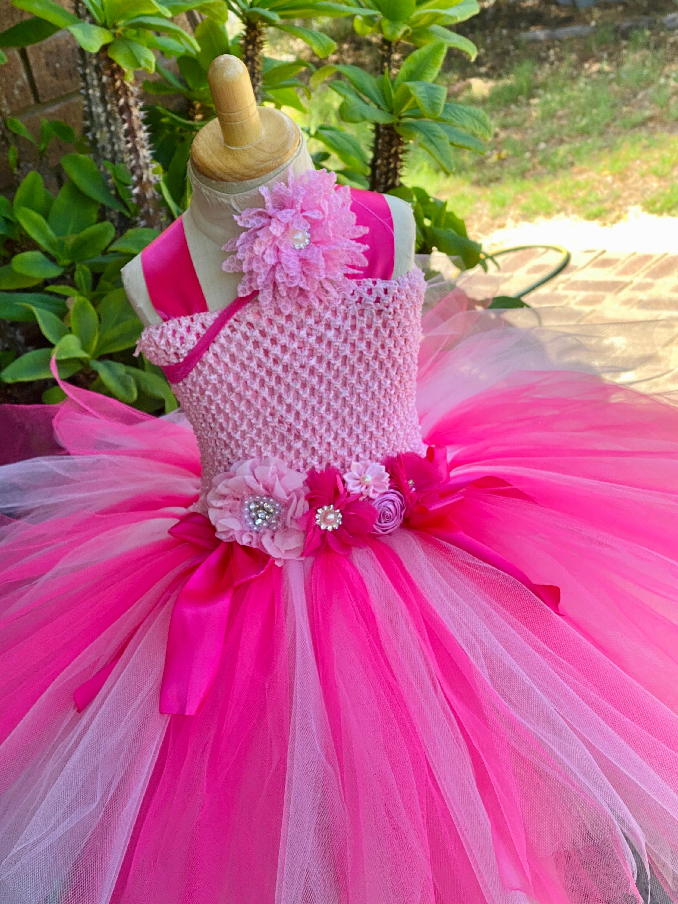 Robe Tutu rose clair et rose chaud longueur genou bébé Tutu nuance