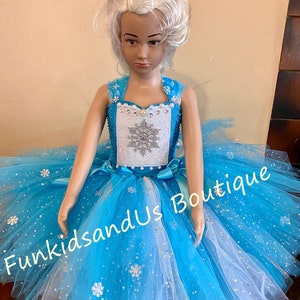Tutu de inverno azul e branco com flocos de neve de strass - vestido de tule do país das maravilhas do inverno para meninas - vestido longo azul brilhante