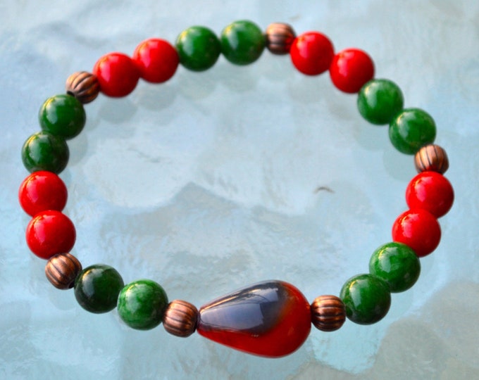 Red Coral Green Jade Wrist Mala Beads Healing Bracelet - Attracts love Assists clear reasoning Inventiveness Balanced opinion Truthfulness