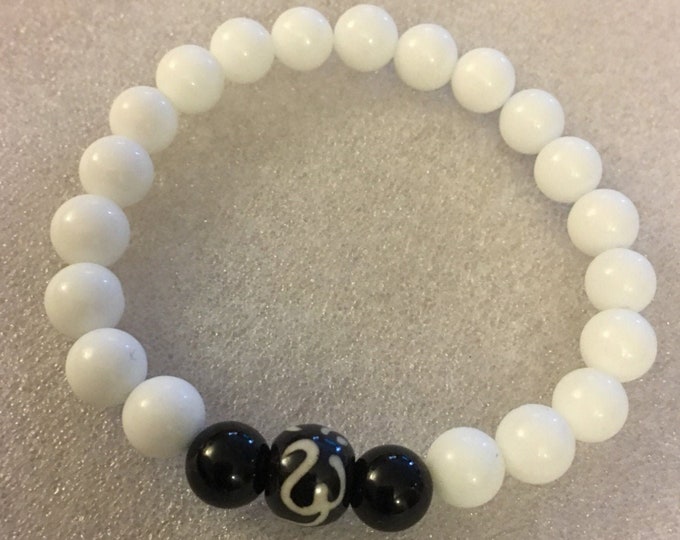 Om bracelet mala bracelet white black beaded bracelet meditation yoga gifts for mom gift for sister gift for wife gift for girlfriend gifts