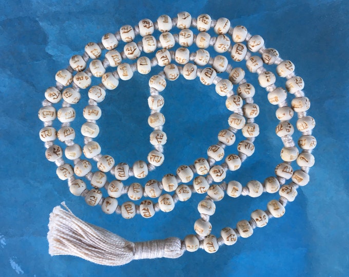 Natural white Tulsi mala Handmade Tulsi Holy Basil mala 108 Beads yoga Meditation Hindu Mala Long Beautiful Tassel, Gifts For Him