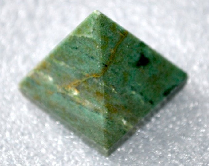 Green Aventurine  Pyramid Approx. 1.5"-2'' Reiki healing gemstone chakra balancer pyramid Awaken Your KundaliniChristmas