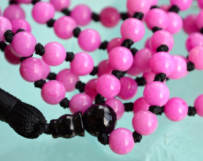 Black Onyx 108 Magenta Fuchsia Jade Mala Necklace, Mala Beads, Yoga Gift, 108 Mala Beads, Japa Mala, Yoga Jewelry, Yoga Gift, Prayer beads