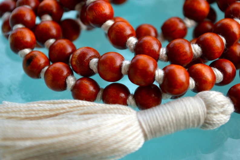 Blessed 108 Wooden Dyed Hand Knotted Mala Beads Necklace Nirvana Karma 8 mm Prayer Beads For Awakening Chakra Kundalini Meditation