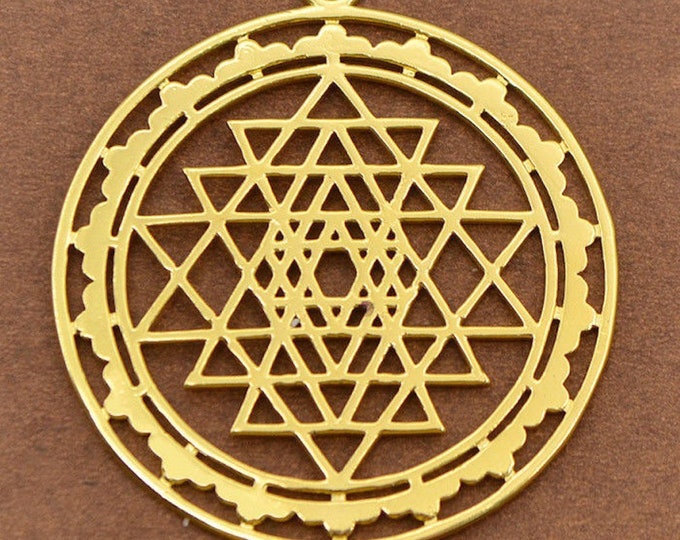Shri Yantram Sri yantra mandala necklace, buddhist sacred geometry jewelry, sri yantra pendant, Spiritual Yoga Jewelry gift, men's necklace