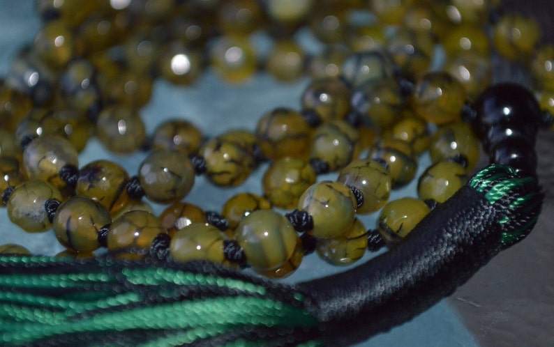108 Green Agate Dragon Vein Hand Knotted Mala Bead Necklace Buddhist Prayer Beads Knotted Gemstone Mala Energized for Spiritual Awakening