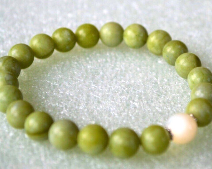 Genuine Mother of Pearl Taiwan Jade Bracelet for Fertility Pregnancy Fluid Retention Protective, Calming emotions, Endurance,Christmas