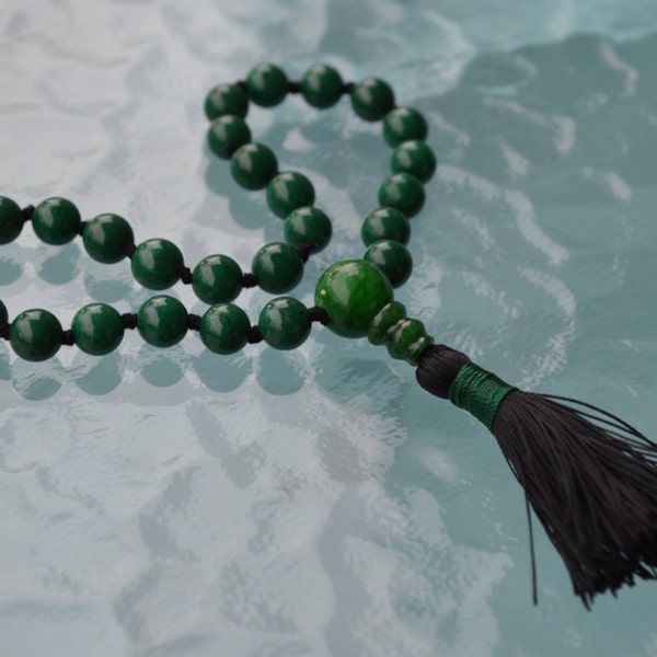 Knotted Mala, Quarter mala,Green pocket Japa Mala, 27+1, Green Mashan Jade - Heart chakra, Achieving Goals Memory Concentration Self Esteem