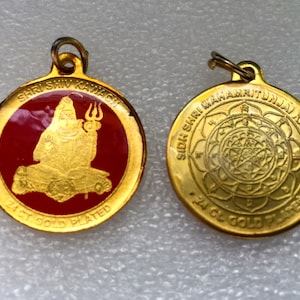 For immense wealth prosperity STYLE 4-3.5 Inches w//Plate Beautifully handcrafted in Brass//Ashtadhatu Gold Polished Lucky charm amulet yantra laxmis feet Sri Laxmi lakshmi charan paduka