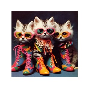 Puede incluir: Tres gatitos blancos con gafas de sol rosas y botas de colores. Los gatitos llevan diferentes accesorios, incluyendo un collar de encaje, un collar de cuentas y una bufanda de colores.