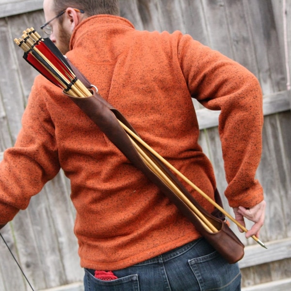 Brown Leather Quiver - Right side reverse draw